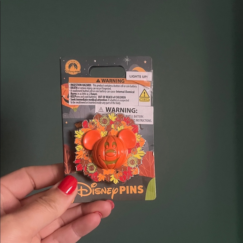 Disney Mickey Pumpkin Pin NWT